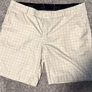 Nike Men's Beige Checkered Flat golf Shorts size 42